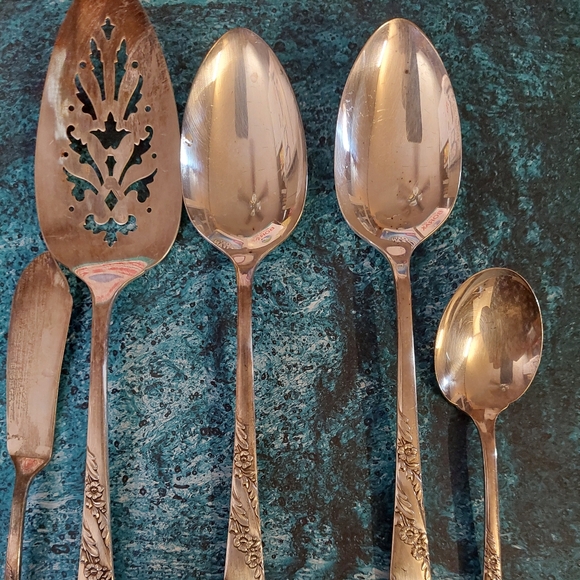 Tudor Plate Oneida Community Silverware - Picture 4 of 6